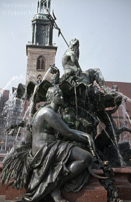 1967. Berlin. Mitte. Neptunbrunnen