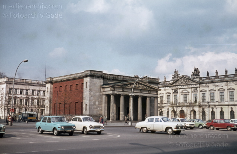 1967. Berlin. Mitte. Neue Wache. Zeughaus
