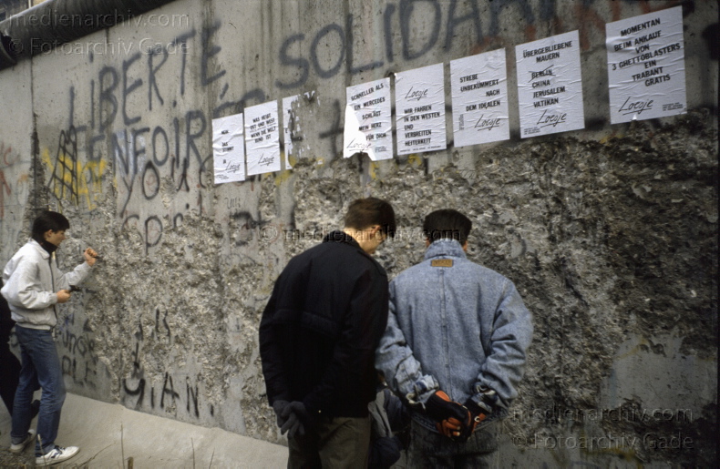 1989. Deutschland. DDR. Berlin. Berliner Mauer.