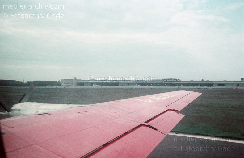 um 1960. Berlin. Flughafen Tempelhof. Flugplatz