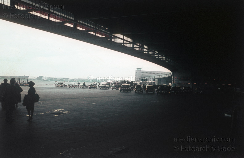 um 1960. Berlin. Flughafen Tempelhof