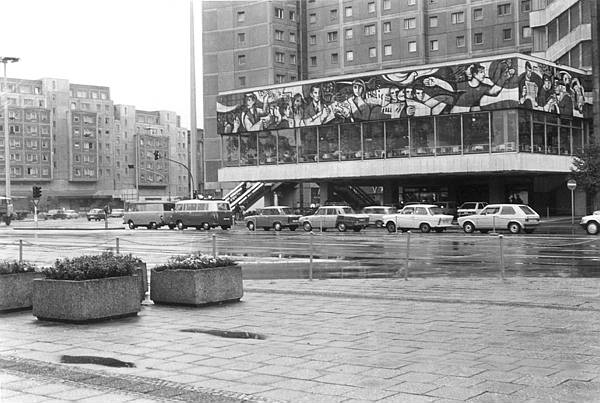Deutschland. Berlin-Mitte. Alexanderplatz. September 1987. 