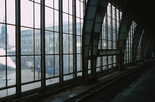 Januar 1994. Berlin. Berlin-Mitte. Bahnhof Alexanderplatz