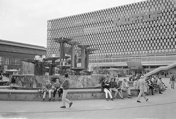 4. Juni 1990. Berlin. Berlin-Mitte. Alexanderplatz.