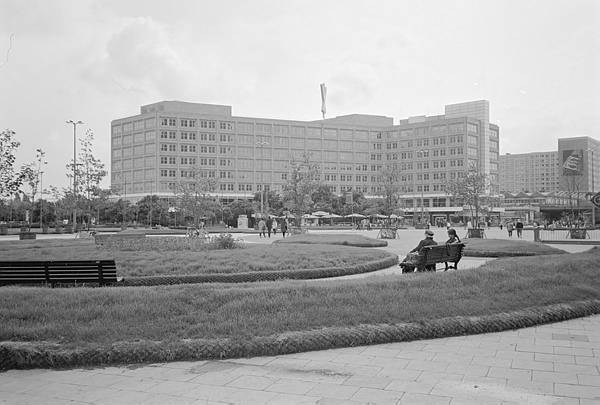 4. Juni 1990. Berlin. Berlin-Mitte. Alexanderplatz.