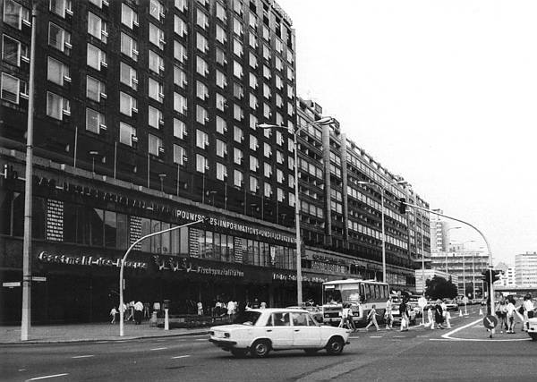 Deutschland. Berlin-Mitte. Alexanderplatz. Juli 1988