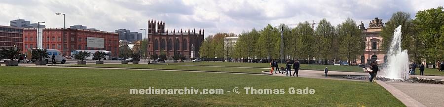 28. 4. 2005. Berlin. Berlin-Mitte. Lustgarten. Museumsinsel