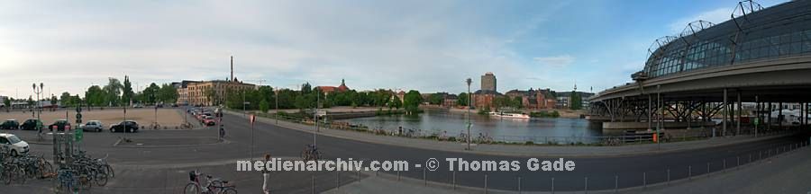 9. 5. 2009. Berlin. Berlin-Mitte. Tiergarten. Regierungsviertel. Humboldthafen. Hauptbahnhof. (Panorama aus mehreren Einzelaufnahmen)