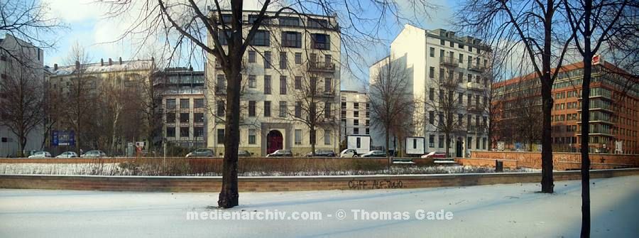 18. 12. 2009. Berlin. Berlin-Mitte. Engeldamm. Winter. Schnee. (Panorama aus mehreren Fotos)