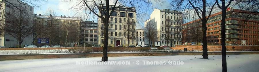 18. 12. 2009. Berlin. Berlin-Mitte. Engeldamm. Winter. Schnee. (Panorama aus mehreren Fotos)