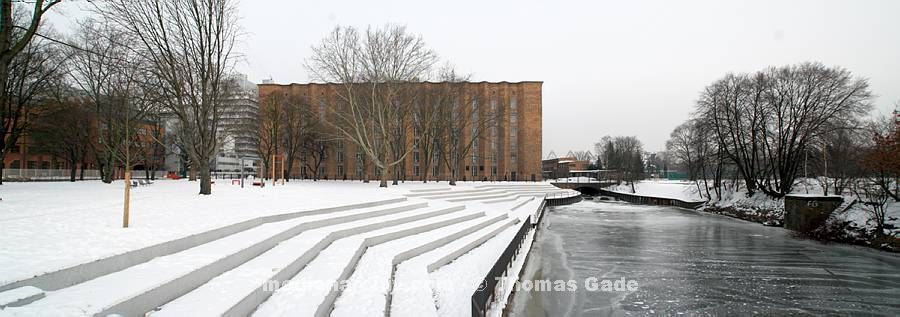 24. 1. 2010. Berlin. Berlin-Mitte. Pankem? am Nordhafen. Winter. Eis auf dem Wasser.