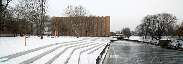 24. 1. 2010. Berlin. Berlin-Mitte. Pankem?ndung am Nordhafen.  Winter. Eis auf dem Wasser.