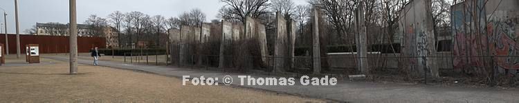 12. 3. 2011. Berlin. Berlin-Mitte. Bernauer Stra?e. Ehemaliger Mauerstreifen. (Panorama aus mehreren Einzelfotos)