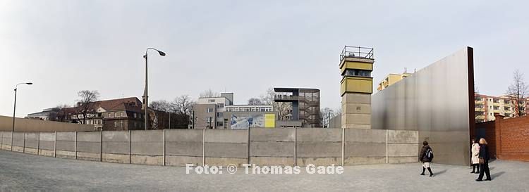 12. 3. 2011. Berlin. Berlin-Mitte. Bernauer Stra?e. Ehemaliger Mauerstreifen. Gedenkst?tte Berliner Mauer  -  Berlin Wall Memorial