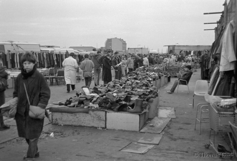 13. 2. 1990. Berlin. Potsdamer Platz. Krempelmarkt. Flohmarkt