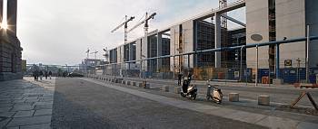 September 1999. Berlin. Berlin-Mitte. Tiergarten. Regierungsviertel. Deutscher Bundestag. Baustelle Paul-Lbe-HAus. (Panorama aus mehreren Einzelfotos)