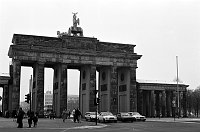29. Dezember 1992. Deutschland. Berlin. Berlin-Mitte. Tiergarten. Brandenburger Tor  <br>