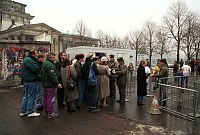 7. Januar 1990.  Berlin. Berlin-Mitte/Tiergarten.  DDR Grenze. Uebergang an der Berliner Mauer beim Brandenburger Tor