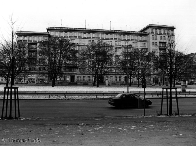 Februar 1996. Berlin. Friedrichshain. Karl-Marx-Allee.