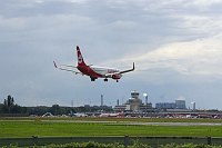 9. 8. 2011. Berlin. Tegel. Flugzeuge im Anflug auf den Flughafen Tegel.