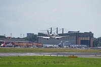 9. 8. 2011. Berlin. Tegel. Flugzeuge im Anflug auf den Flughafen Tegel.