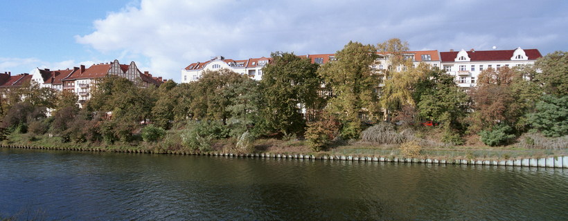 November 2002. Berlin. Wedding (Mitte). Nordufer. Berlin-Spandauer-Schiffahrtskanal.