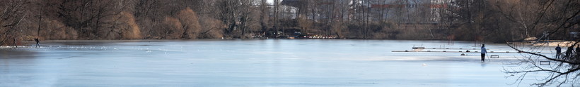 6. 3. 2011. Berlin. Mitte. Wedding. Winter. Zugefrorener Plötzensee