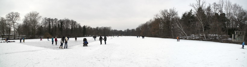 12. 2. 2012. Berlin. Mitte. Wedding. Winter. Zugefrorener Plötzensee