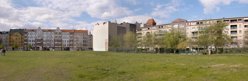 30. 4. 2006. Berlin. Mitte. Wedding. Neuer Park zwischen dem PEkinger Platz und der Sprengelstraße.