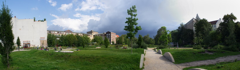 1. 8. 2011. Berlin. Mitte. Wedding. Sprengelpark