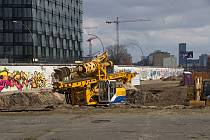 31. 3. 2013. Berlin. Friedrichshain. Rückseite der eigentlichen East-Side-Gallery. Diese Mauerseite wurde auch bemalt