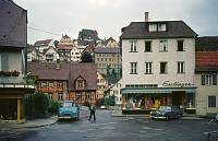 1960er. Deutschland. Bayern. Altenstadt. Mercedes. Fachwerkhaus