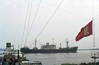 1970. Hamburg. Fluss Elbe. Schiff
