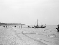 Juni 1990. Mecklenburg-Vorpommern. Ostseeinsel Usedom. Am Strand bei Ahlbeck. Ausflugsboote