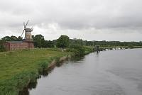 25. 6. 2013. Niedersachsen. Hechthausen. Mühle 'Caroline'. am Fluss Oste