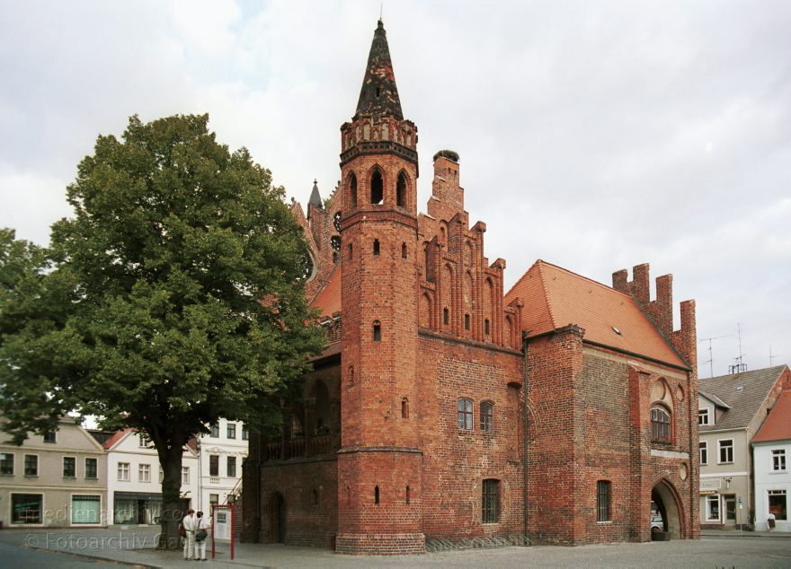Rathaus. in zwei Phasen um 1430 und 1480 errichtet.