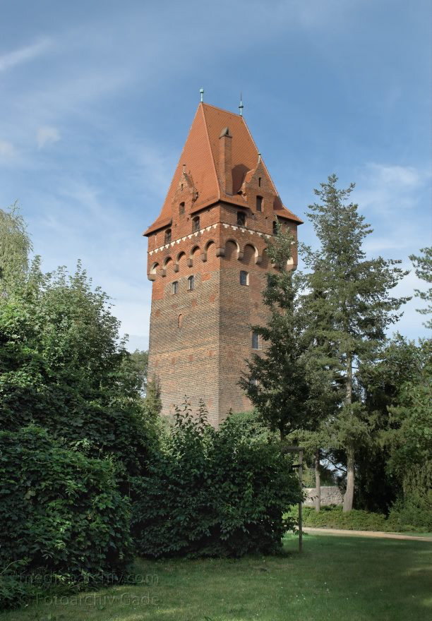 22. 7. 2009. Sachsen-Anhalt. Tangermünde. Kleinstadt an der Elbe in der Altmark. Altstadt mit Fachwerkhusern.