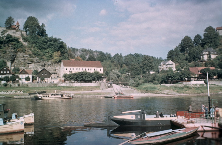 1950er. Sachsen. Elbsandsteingebirge. Fluss. Elbe. Boote