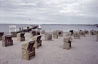 1968. Schleswig-Holstein. Travemünde. Nordsee. Strand. Strandkorb. Strandkörbe