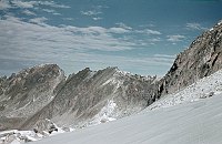 1943. Österreich. Schneebedeckte Alpen. Berge.