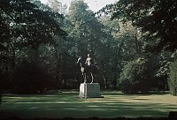 1943. Berlin. (Drittes Reich - Kriegsjahre). Denkmal im Tiergarten.