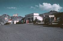 um 1965. Andorra. amtlich Principat d’Andorra (Fürstentum Andorra) Tankstellen. Esso. Mobilgas. Pyrenäen. Berge. Straßen-Gebirgspass