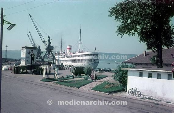 Varna. Schiff. Schwarzes Meer