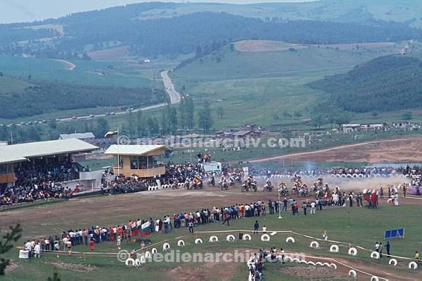 1981. Balkan. Bulgarien. Bulgaria. Szene bei einem Motorradrennen. Publikum