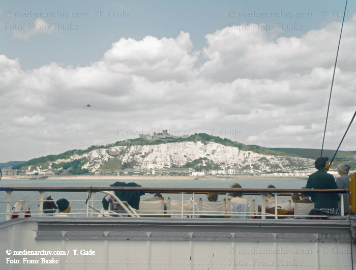 1960. Great Britain. England. Auf einem Schiff vor den Kreidefelsen von Dover. Ärmelkanal