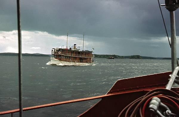 Helsinki. Begegnung mit Passagierschiff.