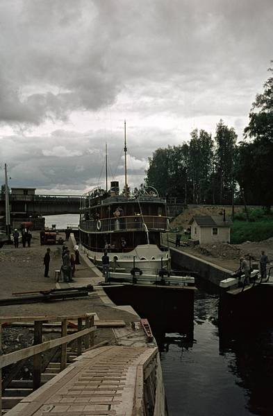 Helsinki. Schleuse öffnet sich.
