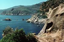 1958. Frankreich. Korsika. Blick an der Bucht.
