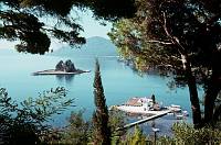 1963. Insel Korfu. Aussichtspunkt auf der Halbinsel Analipsis. Pontikonisos (das zu Stein gewordene Phaiakenschiff)