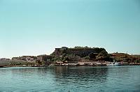 1963. Insel Korfu. Königspalast oberhalb des Hafen. Griechenland